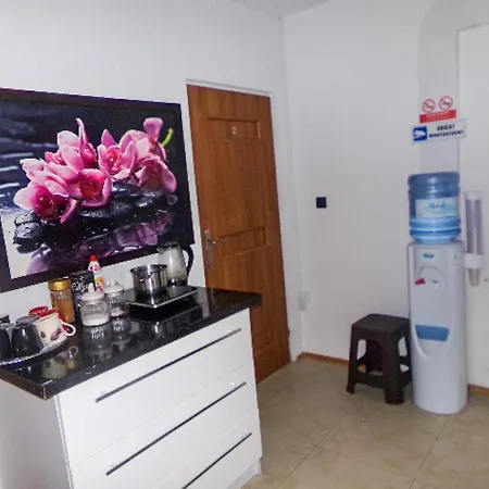 Motelik White House - Goscinne *