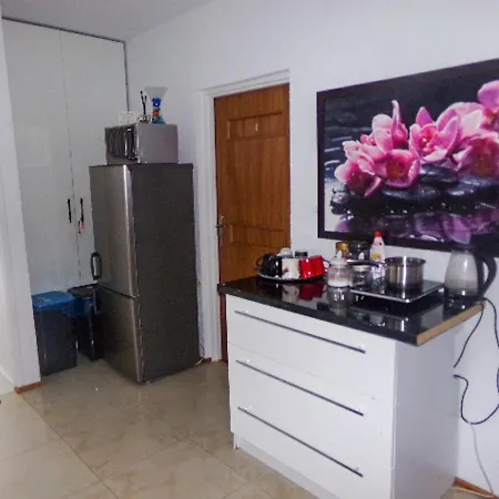 Motelik White House - Goscinne Проживание в семье Радом