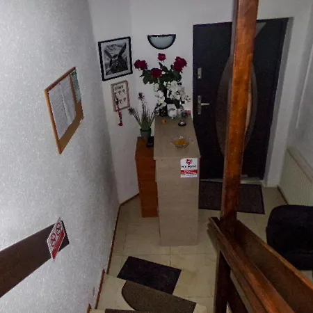 Motelik White House - Goscinne Séjour chez l'habitant Radom