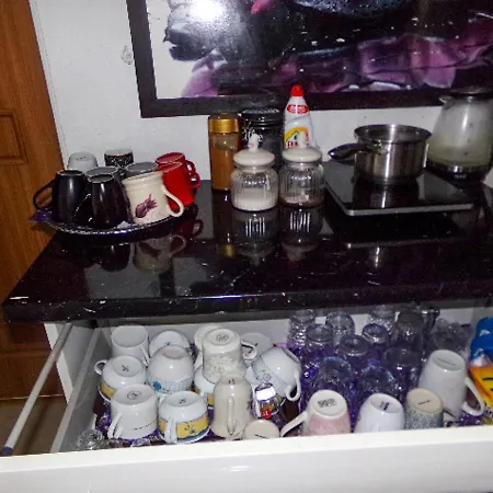 Motelik White House - Goscinne Séjour chez l'habitant *