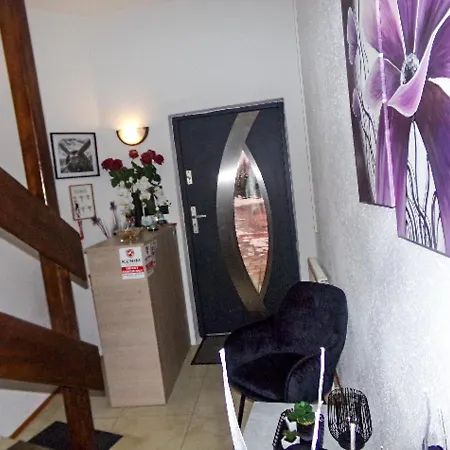 Motelik White House - Goscinne Séjour chez l'habitant *