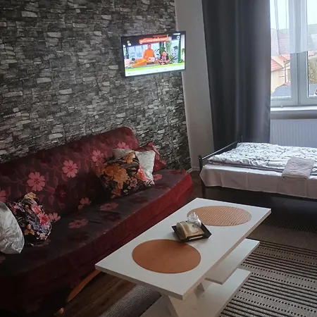 Motelik White House - Goscinne *