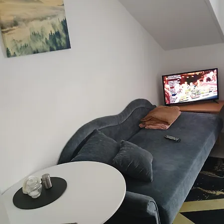 Проживание в семье Motelik White House - Goscinne