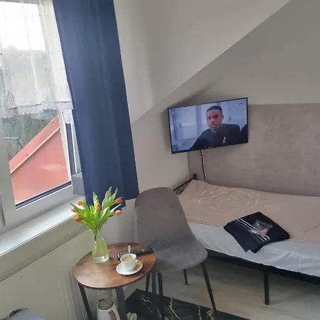 Motelik White House - Goscinne Séjour chez l'habitant *