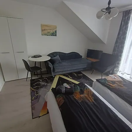 Motelik White House - Goscinne Séjour chez l'habitant