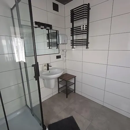 Motelik White House - Goscinne Habitación en casa particular Radom