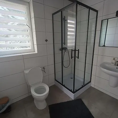 Motelik White House - Goscinne Habitación en casa particular *