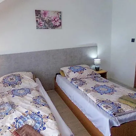 Motelik White House - Goscinne