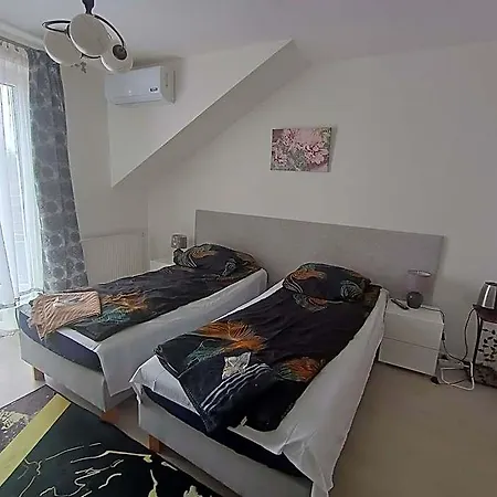 Motelik White House - Goscinne